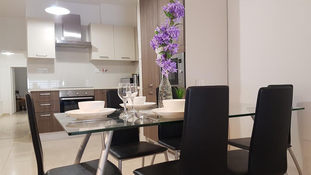 Spinola Seafront Apartment San Ġiljan Exterior foto